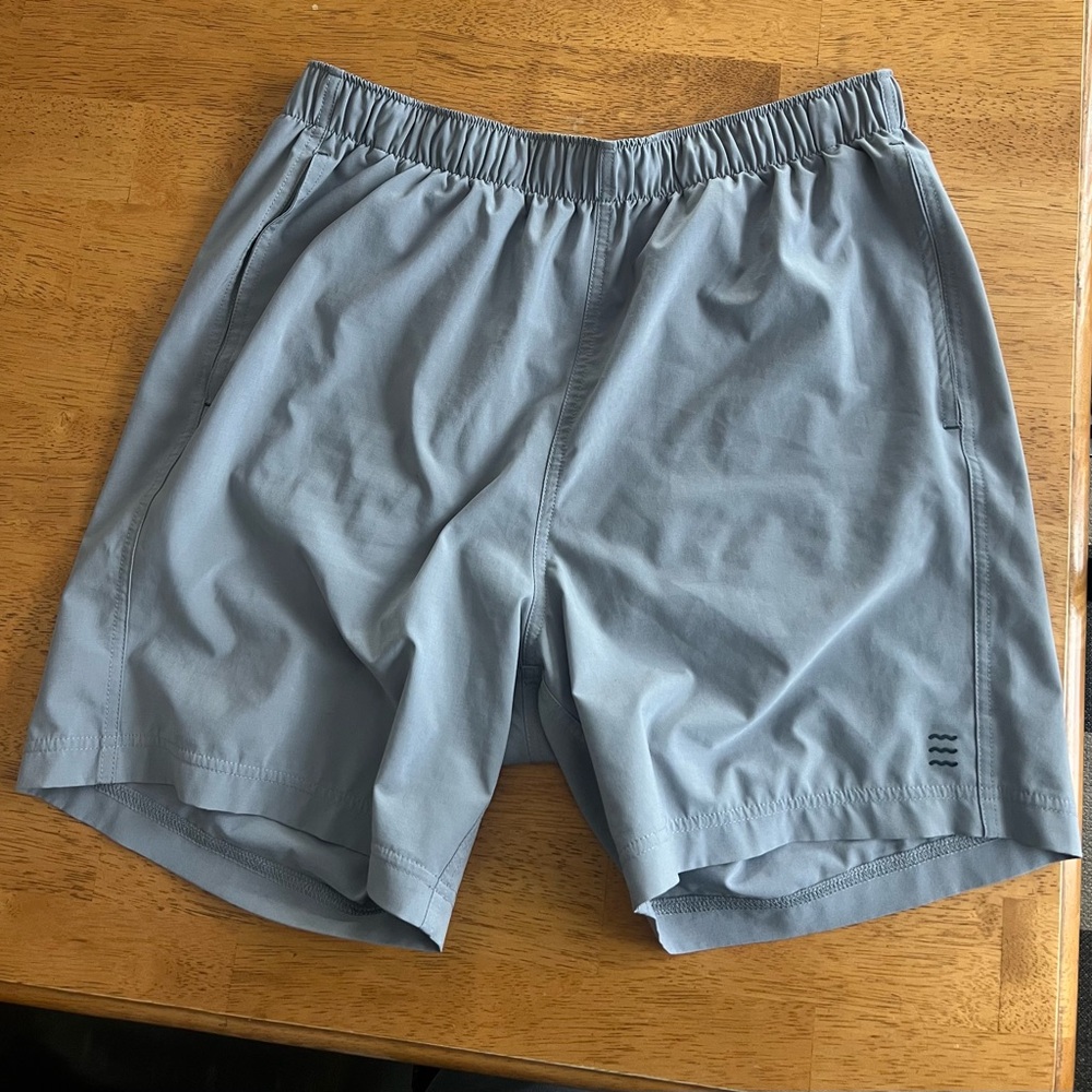 Men’s Size Medium Free Fly Apparel Light Gray Athletic Shorts